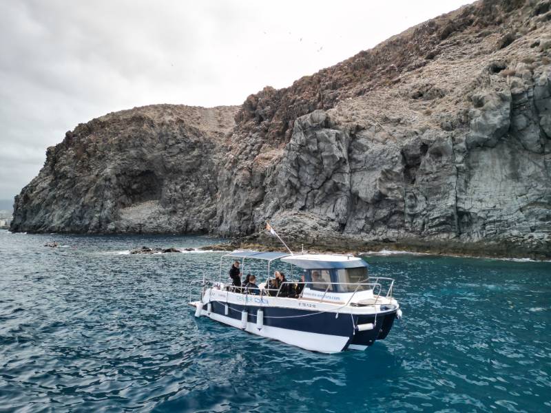 Snorkeling by boat